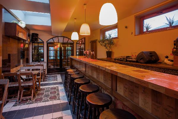 Café in het kloppend hart van het bruisende nachtleven van Retie.